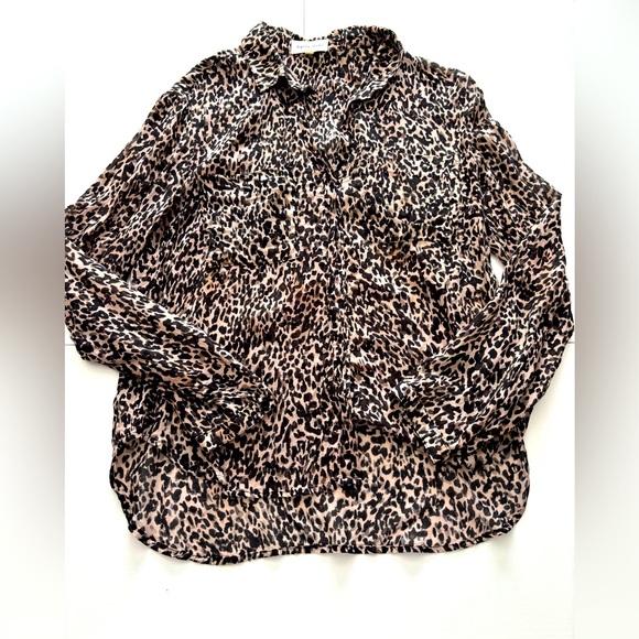 Bella Dahl Tops - Bella Dahl Animal Print Button Down Short Size S